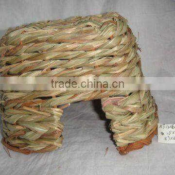 Grass weaving hamster cages