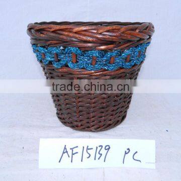 Round willow basket for sale