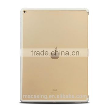 Hard plastic case cover for tablets without injection marks
