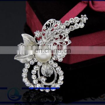 Fashion temperament types of high-end women's brooch fashion crystal jewelry and scarf buckle