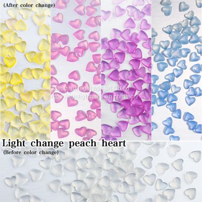 Photochromic nail accessories dimond ice permeating color changing peach heart UV temperature change color crooked peach three-dimensional heart shaped nail decoration diamond