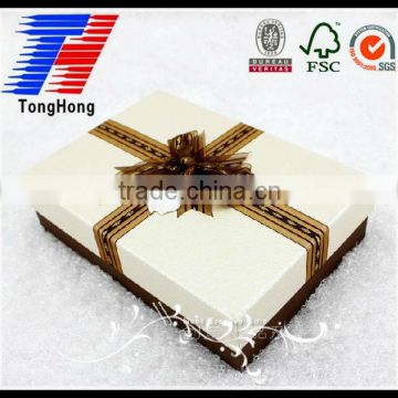 Recyclable paper gift boxes with lids and ribbon for sale