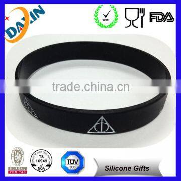 2014 New arrival contrast silicone bracelet for christmass day
