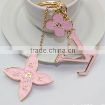 Custom pink crystal diamond design keychain for wedding gift
