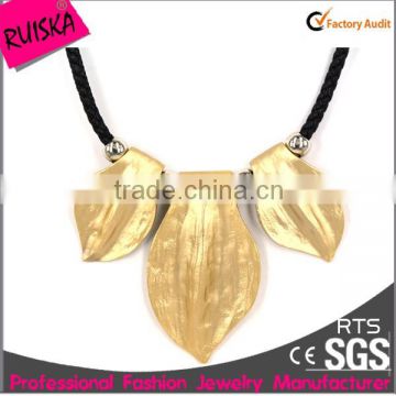 Hot Selling Black Leather Jewelry Fake Gold Leaf Necklace