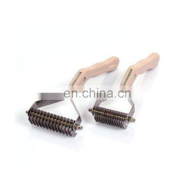 Manufacturer wholesale portable cheap customized special appearance design cleaning comb for dogs and cats