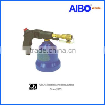 Blow torch with ignitor