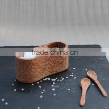Salt and peper holder set with mini spoon/condiment set, made of Vietnam coconut wood