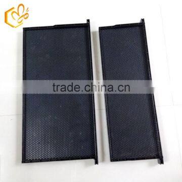 black plastic hive frame for the best selling bee frame with solid qooden material bee hive frame