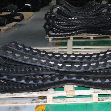 Less Vibration Excavator Rubber Tracks 250 * 52.5 Mm 78 Links High Tractive Force