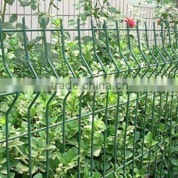 welded wire mesh fence