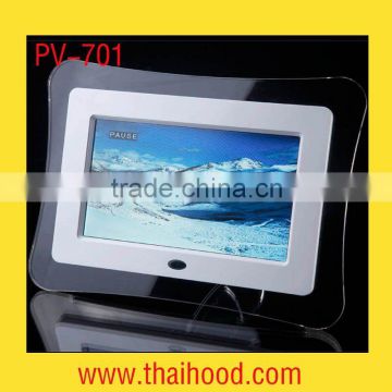 The hot sell 7 inch digital photo frame