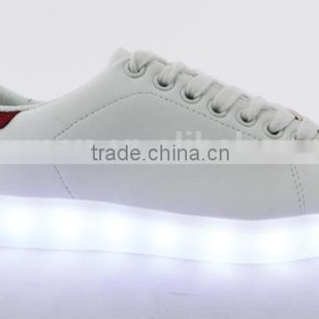 2016 Popular Light Up Coloful Casual Shoes for Wholesale