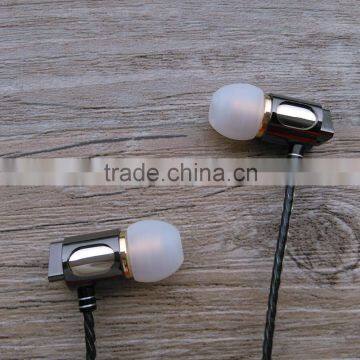 3.5mm High Quality Metal Triangle Logo Earphone