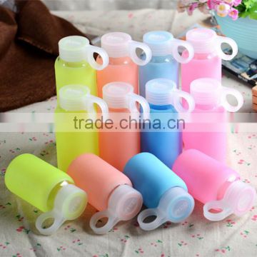 Factory low price of unbreakable silicate glass water bottle,anti heating slicone sleeve glass water bottle
