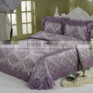 3 Pcs Gorgeous Jaquard Diamond Flower Quilt Bed Set In Purple Color