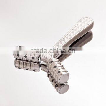 Platinum easy to use massage tool face roller with 3D-fitting head