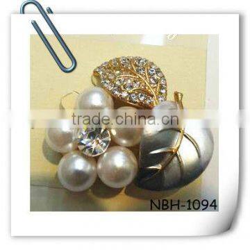 Fashion elegant flower women brooch with rhinestone and pearl