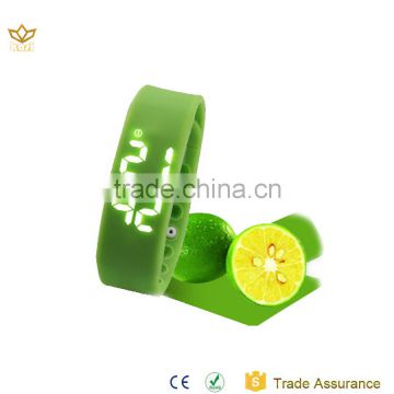 New design guangzhou multi-function shock alarm king quartz watches stainless steel bracelet kids smart watch W2P
