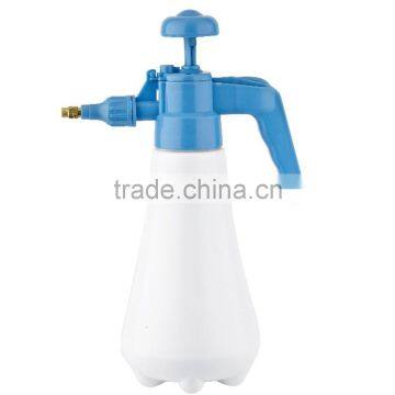 1Lhandheld pressure hand water pump sprayer used in garden and farm