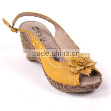 Summer stylish PU shoes low heel lady shoes Mother sandals casual cheap price sandals