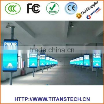 High Resolution LED Lamppost Display led outdoor display small led display