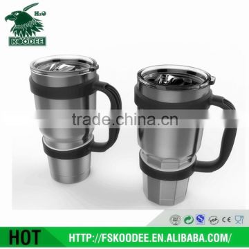 Stainless steel tumbler with plastic handle