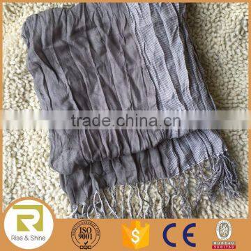 Wholesale 100% Acrylic woven wrinkled fading colors fringed shawl scarf