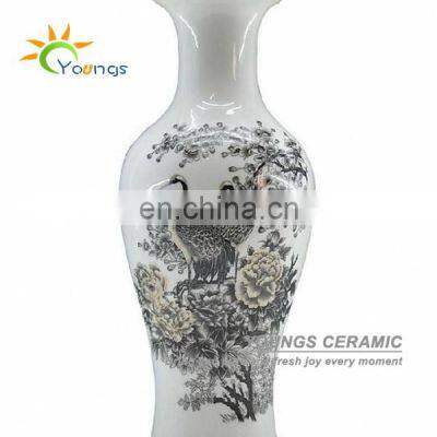Modern Famille Rose Porcelain Ceramic Vase With Flower and Bird Design