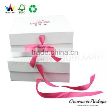 Christmas Cardboard Magnetic Gift Box with Ribbon