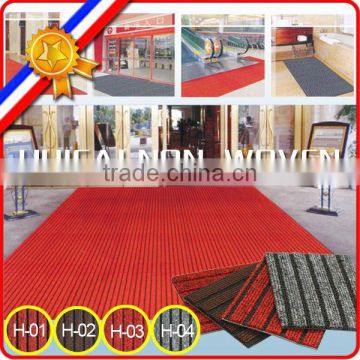 good quality and service needle punched non woven carpet place outside the gate