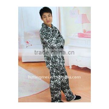 men's 100% polyester leopard printed coral fleece pajama set