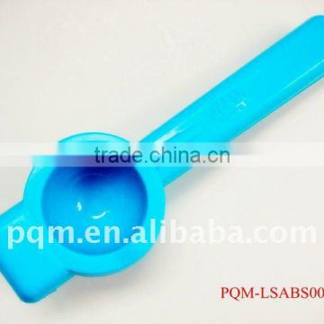 Plastic ABS blue lemon squeezer 001B