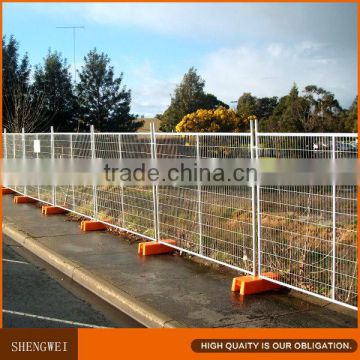 Easy to install galvanzied temporary fence
