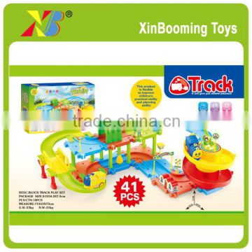 Plastic self assembly track toy train