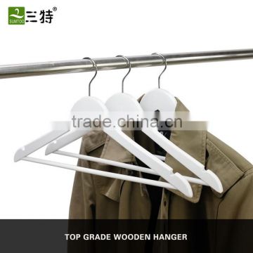 Delicacy closet wooden white clothes hangers with bar