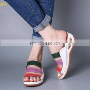 2020 Amazon hot sell hollow leather color matching wholesale cheap price slope heel sandals slide slippers for women