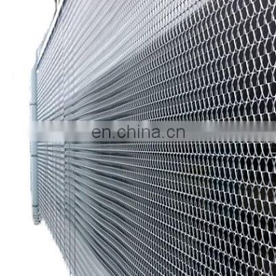 Spiral link mesh building facades for modernized buildings in city