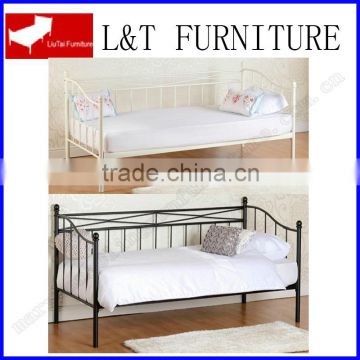 Good quality wrought iron bed/ day bed sofa bed