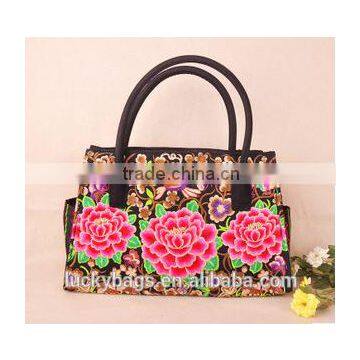 China alibaba fashion ethnic embroidery Boho ladies shoulder bags