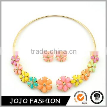 Ladies colorful resin flower design jewelry set rhinestone cuff gold woman necklace sets for wedding                        
                                                                                Supplier's Choice
