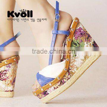 Women fashion sandals