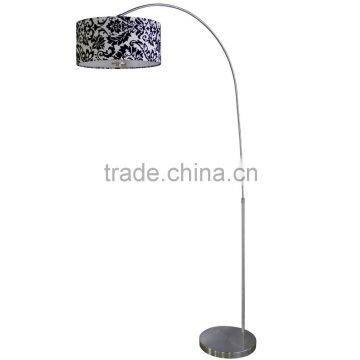 Floor lamp(Lampadaire/Una lampara) in satin steel finish with 16" white decadance fabric lamp shade