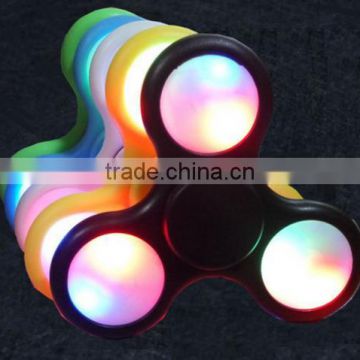 Glowing fingertips gyro LED flash decompression bursts glittering three leaf gyro EDC toys variety of wholesale