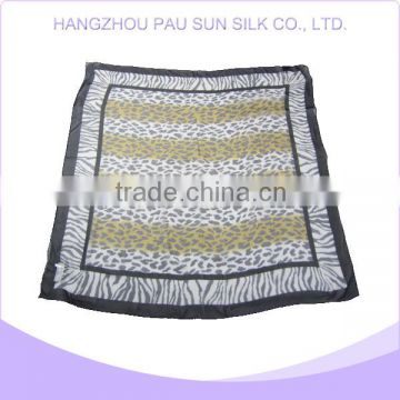 Fashion silk leopard square scarf