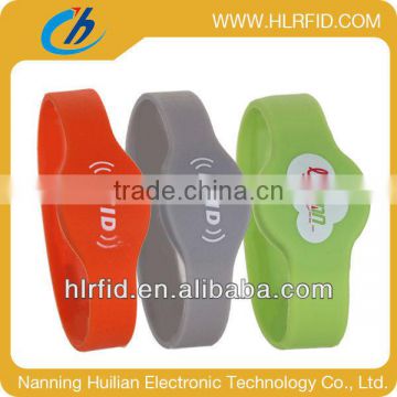 LF EM4305 chip PVC/silicone rfid children tracking wristbands/bracelets