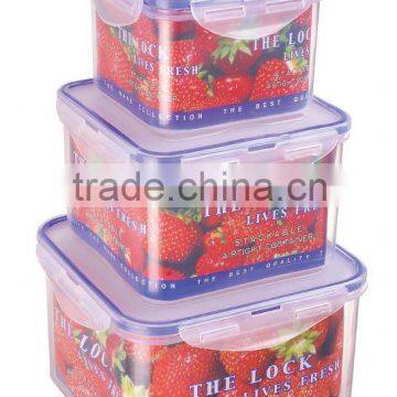 Plastic food storage container