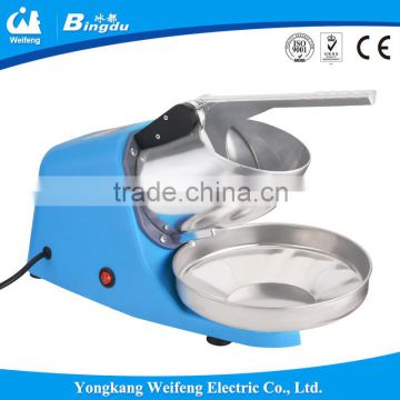 Plastic electric ice crusher with two blades
