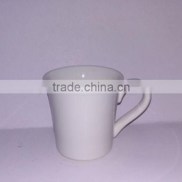 Porcelain plaint white coffee mug