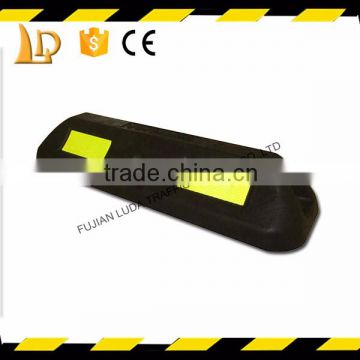 Independent developed rubber wheel chocks for truck with 5 year warranty